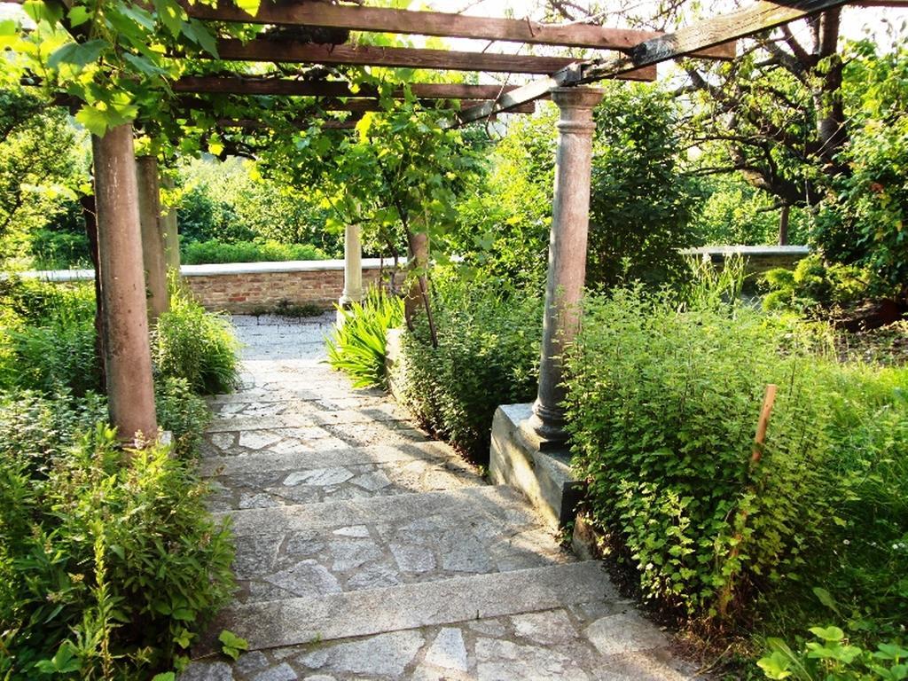 Hazelnut Valley Guarene Room photo